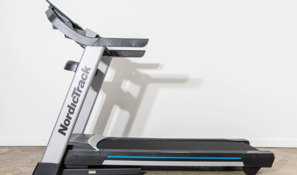 NordicTrack Commercial X22i incline trainer with large touchscreen: Maximize Your Workout with the Best Treadmill