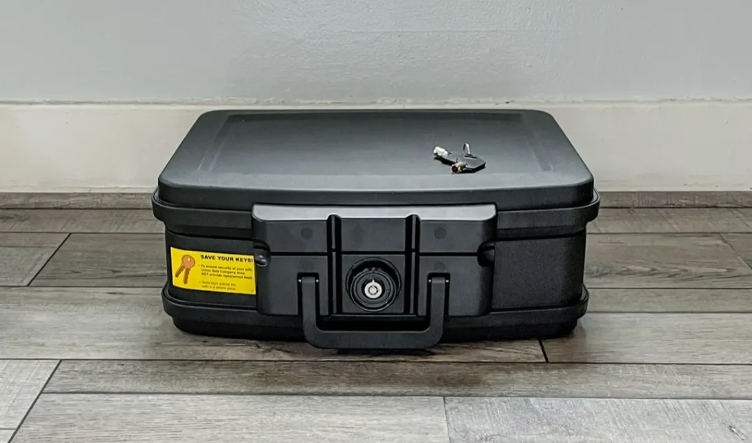 11 0 3 Fire and Waterproof Chest