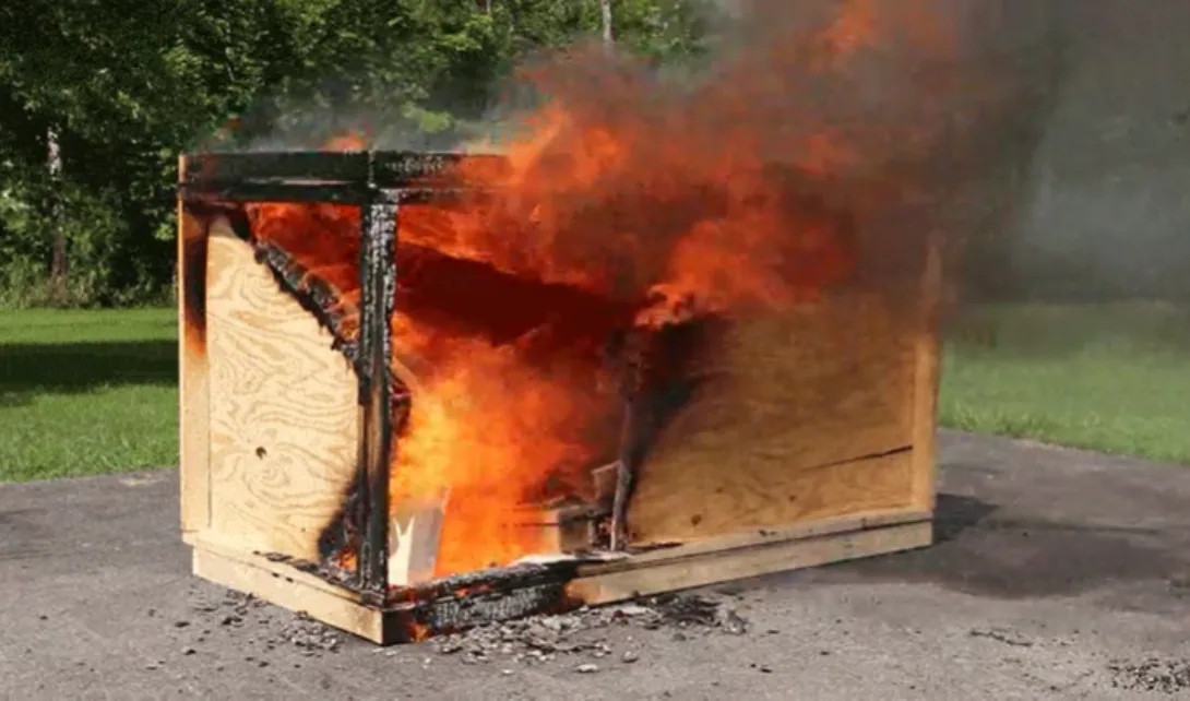 3 0 13 Honeywell 1108: fireproof document safe