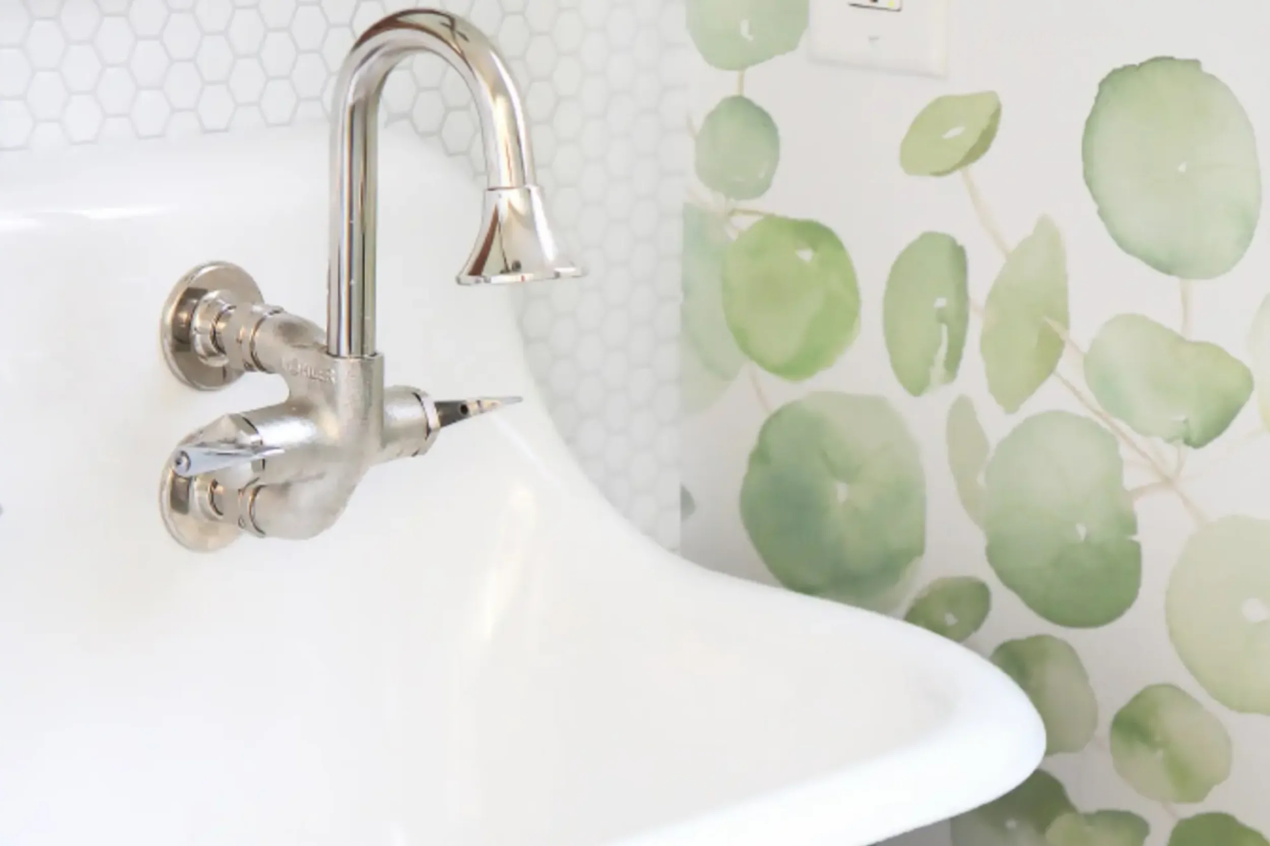 19 0 1 Painting Walls - Minimal Environmental Impact