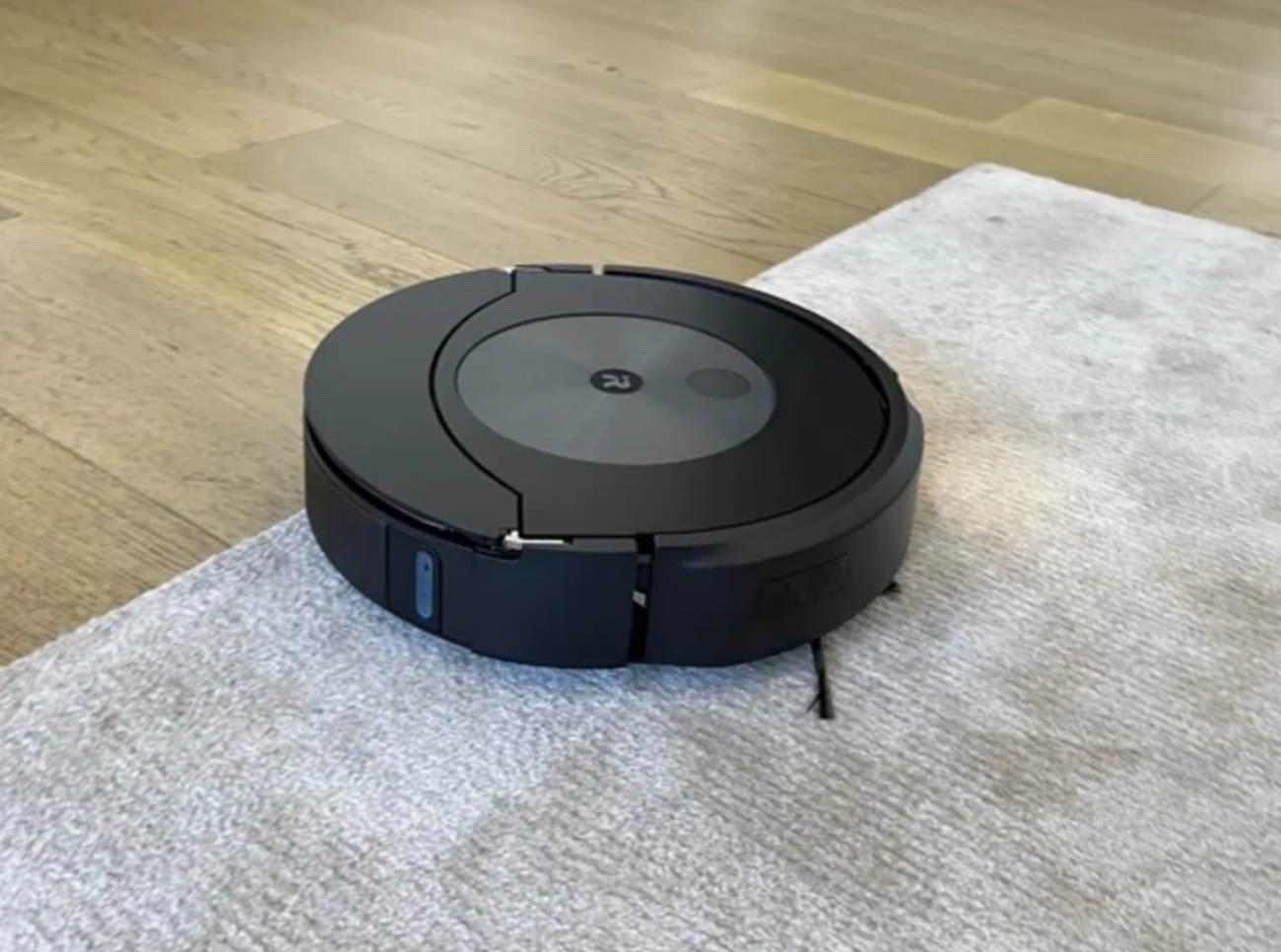 iRobot Roomba Combo J7 Plus - Combination Vacuum and Mop