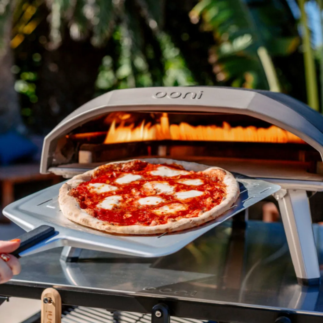 8 0 1 Ooni Koda 16 Gas-Powered Pizza Oven - High-Performance Outdoor Pizza Oven