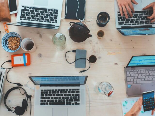 Amazing Deals on 4 Refurbished Laptops: The Complete Buyers Guide