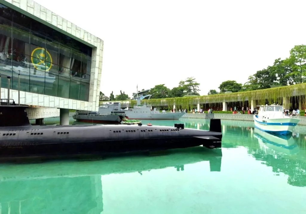 Bangladesh Military Museum is one of the greatest places to visit in Dhaka