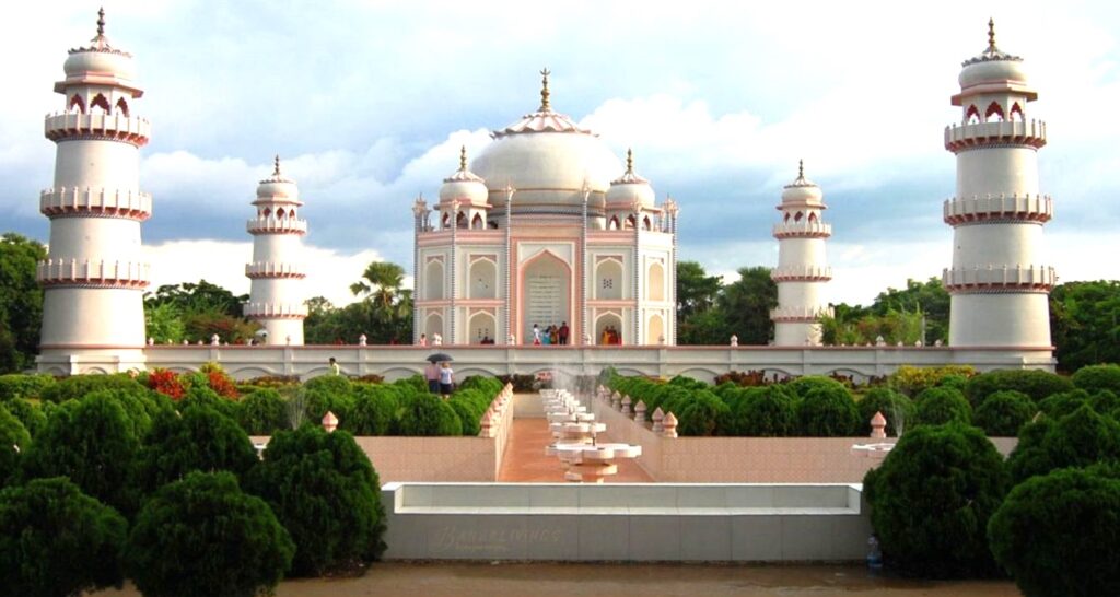 Taj Mahal Bangladesh is one of the nice places to visit in Dhaka