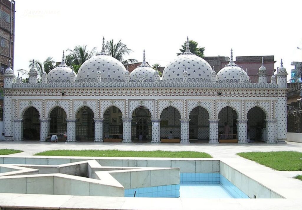 Tara Masjid is the most beautiful places to visit in Dhaka